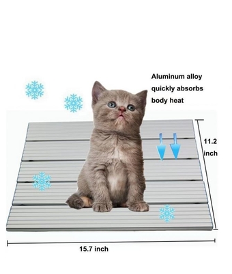 Calore estivo per cani Lavaggio a mano Matto di raffreddamento per animali da compagnia di alluminio Letto Altri prodotti per animali da compagnia