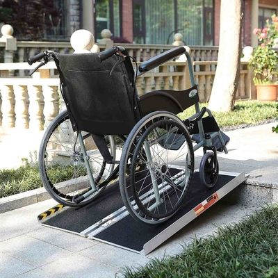 Rampa per sedie a rotelle in alluminio da 2 a 8 piedi Rampa pieghevole antiscivolo per portabili