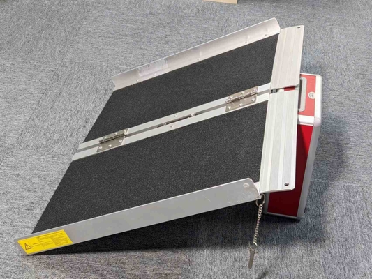 Rampa leggera per sedie a rotelle Rampa in alluminio antiscivolo per la casa Capacità di carico 600 lbs