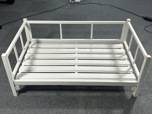 Letto per animali domestici a telaio in ferro interno per cani di capacità 30-45 kg 100*60*40 cm Dimensione cliente