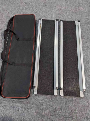 Rampa in lega di alluminio personalizzata per accesso senza barriere a sedie a rotelle mobile e durevole