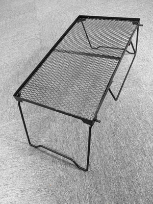 Letto per cani elevato in metallo portatile Letto per animali di lusso con design pieghevole