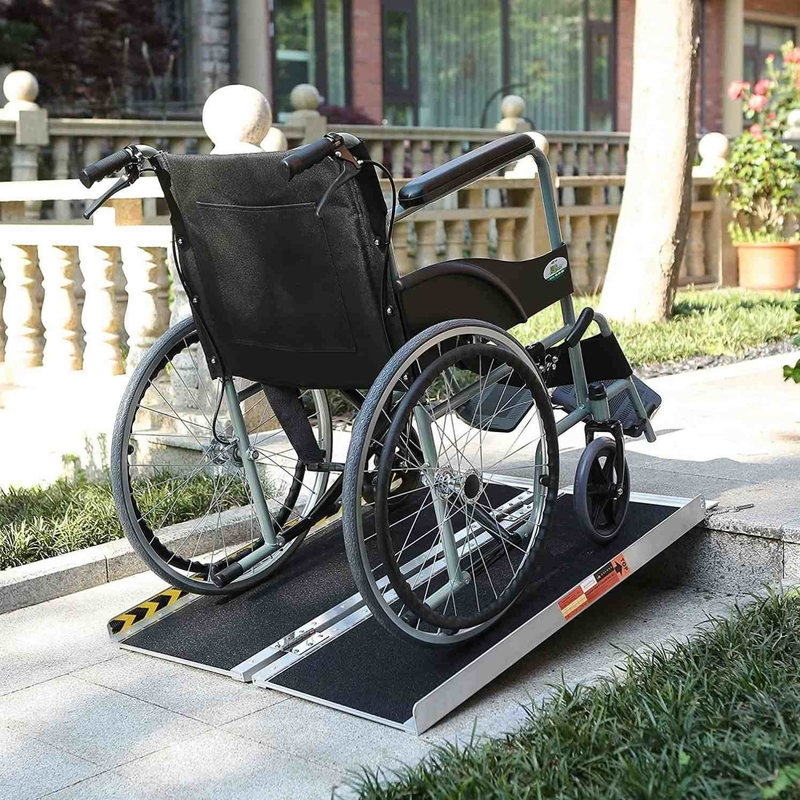 Rampa leggera per sedie a rotelle Rampa in alluminio antiscivolo per la casa Capacità di carico 600 lbs
